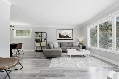 Image de Renovated East St. Paul Home | 3 Bed | 1 Bath |