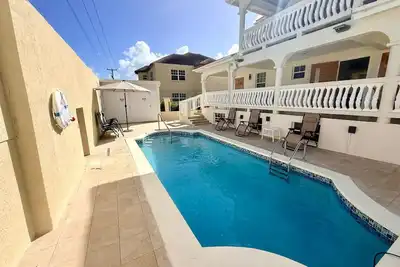 Image de Barbados Bliss at Platinum Palace | Poolside 3-Bed | Oistins