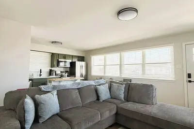 Image de Beachside Escape, King Bed, Walk to Sand, Near Atlantic City