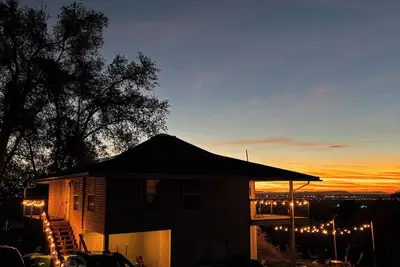 Image de Cozy Mountain Escape • Firepit, Views, & Wrap Deck