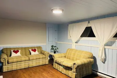 Image de Spacious 2br Basement Suite with Bonus Room