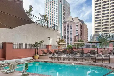 Image de Fifa World Cup Basecamp Seattle! Hotel suite sleeps 4, just minutes from stadium