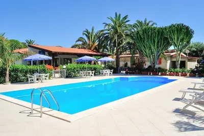Image de Superbe maison à Ricadi avec piscine