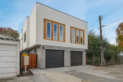 Image de Cozy Midtown Retreat 2br/2ba Private Garage