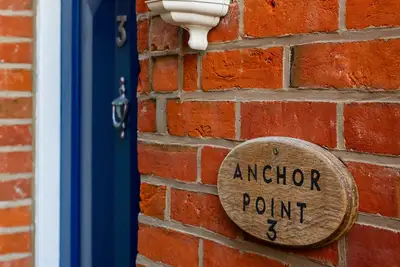 Image de Anchor Point - a two bedroom, two bathroom cottage close to Fisherman's Bank, Mudeford