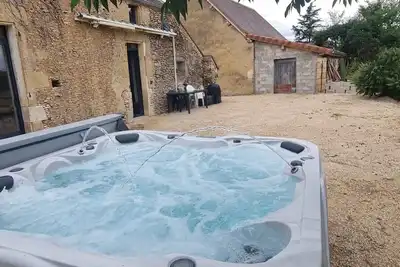 Image de Maison avec spa au coeur de la campagne