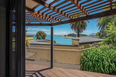 Image de On the Rocks - Nelson Waterfront Holiday Home