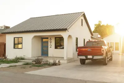 Image de 3bd3ba, Kingbeds, New build, 75\" Tv, Full Kitchen, W/D