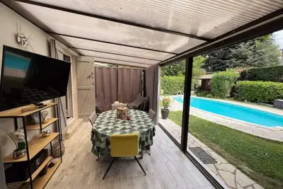 Image de Maison avec la piscine proche de centre Avignon
