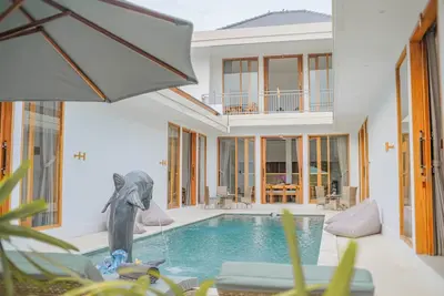 Image de Dolphin • Villa de luxe près du centre de Lovina et de la plage