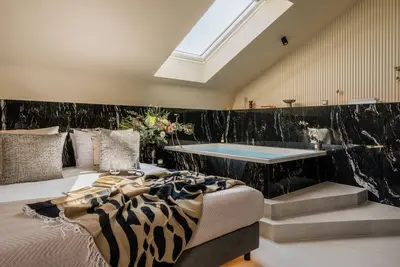 Image de The Kraków Palace near Wawel Castle