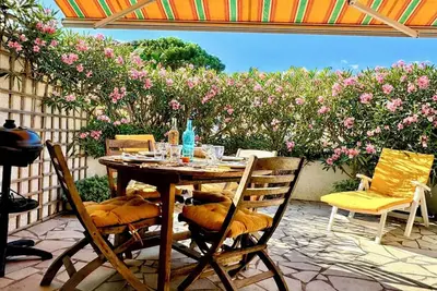 Image de Maisonnette avec Terrasse 25m² & Parking Privé - 400m Plage - Boucanet