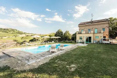 Image de Belle maison de vacances privée avec climatisation, piscine privée, Wifi, Tv et patio