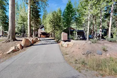 Image de Quiet home with hot tub, grill, & fireplace - near bike path & pool