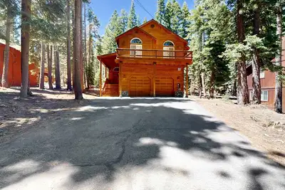 Image de Gorgeous Tahoe Donner home with recreational activities  - near ski resorts