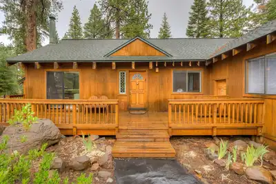 Image de Mountain view home with gas fireplace & shared pools & hot tubs - walk to lifts