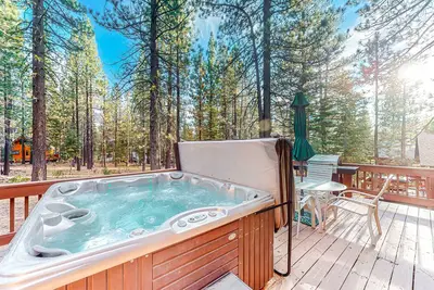 Image de The Bears Lair House with Private Hot Tub & Tahoe Donner Passes