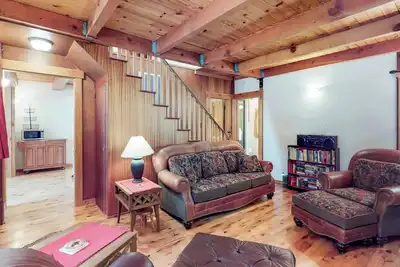 Image de Tahoma hideaway near lake, trails & mountain vibes