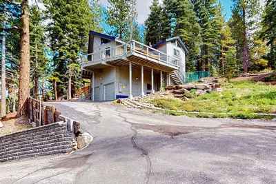 Image de Secluded home close to outdoor recreation