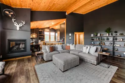 Image de House in Truckee with a full kitchen and hot tub