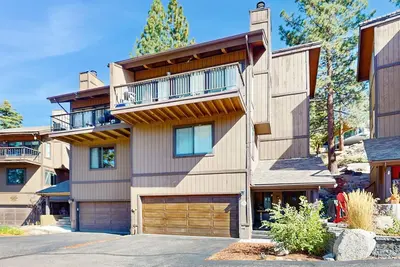 Image de Kingsbury Grade home with fireplace & easy access to beaches & skiing, sleeps 6