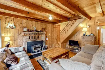 Image de Private cabin with hot tub - Pets Welcome