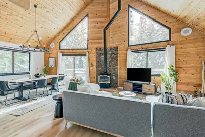 Image de Cozy-Chic Mountain Getaway in the Heart of Truckee