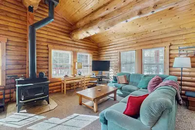 Image de Log Cabin across from Adventure Center, 10 min to Truckee & Lake Donner, wifi