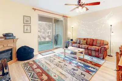 Image de Quiet Townhouse in Ideal Truckee Location with Pool, Hot Tub & Sauna