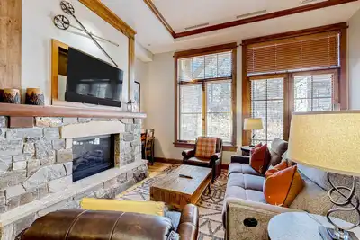 Image de Ski-in-ski-out condo in Truckee with hot tub access