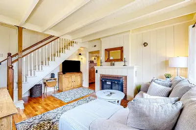 Beautiful Cape Cod cottage - one block from the beach with covered balcony & W/D