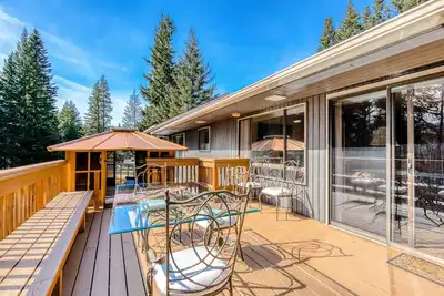 Image de Spacious Two-Story Home withPrivate Hot Tub, Free WiFi, & Game Room - Dogs Ok