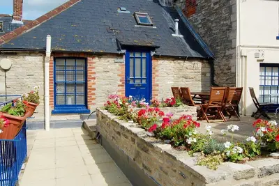 Image de Characterful 3‑Bedroom Coastal Apartment with in Swanage Town Centre