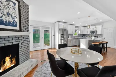 Image de Suburban Calm with Urban Convenience Lovely 5-bedroom house in Atlanta!