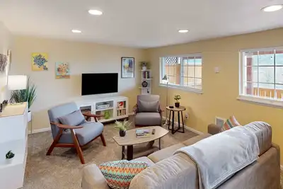 Image de Full duplex with patio/deck, mountain views, washer/dryer, dogs allowed