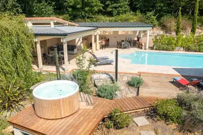 Image de Villa de luxe de 7 chambres près de Damiatte