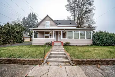 Image de Adorable dog-friendly duplex near Main Street with full kitchen