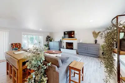 Image de Nancy's Retreat | Home in Eugene, walk to University of Oregon & Hayward Field