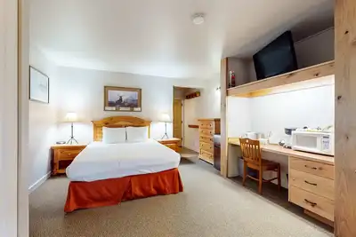 Image de Studio condo with access to shared pools, hot tubs, close to Mt Bachelor