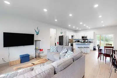 Image de Modern, Dog-Friendly Home with a Full Kitchen, washer&dryer, Furnished Patio