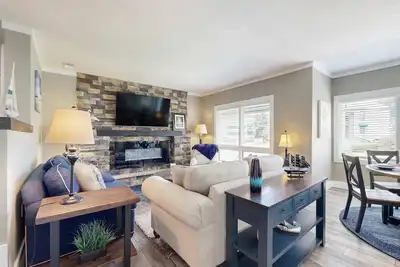 Image de Total renovation June 2024, views, pool, hot tub & beach club pick up