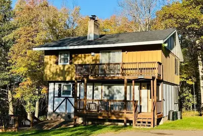 Image de Sno Dance Lodge Lower ~ Jackson Creek Snow River