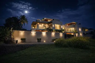 Image de New Modern Luxury 6Br Villa In Canggu - Rooftop - Ricefields - Large Groups