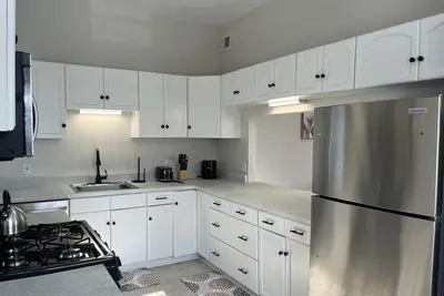 Image de 2-bedroom apartment Walk to Acrisure Stadium, Pnc Park and Rivers Casino.