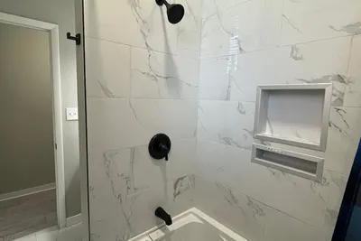 Image de Cozy 2-bedroom apartment on the 1st Fl walking distance to the Stadiums & Casino