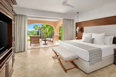 Luxury Oceanfront Resort 1br Condo, Full Kitchen, Pools & Golf