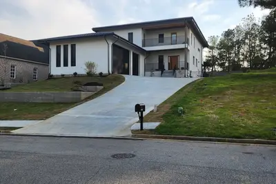 Image de Luxury Masters Getaway, 6-miles from Course!