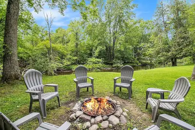 Image de Peaceful Pere Marquette River Retreat
