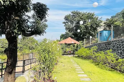 Yatri LakeView Villa Mulshi