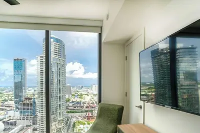 Image de Brand new luxury condo in Downtown